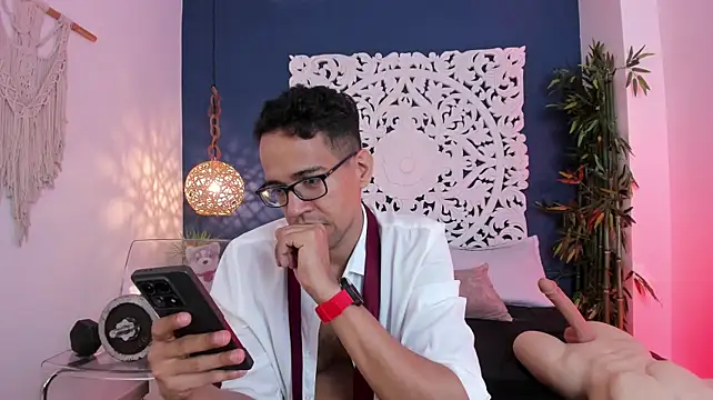 Show modela JacobDraven na web-kameri