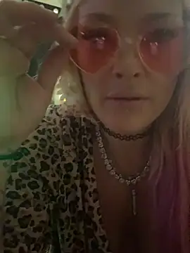 tattoobarbiexox's Webcam Show
