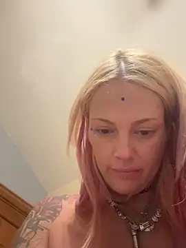 tattoobarbiexox's Webcam Show