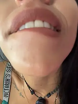 Chat +18 de Celeste_Amber ao vivo