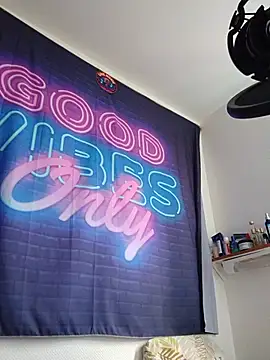 Mikaaa97 Show in webcam