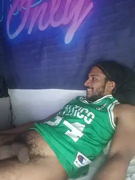Mikaaa97 Show in webcam