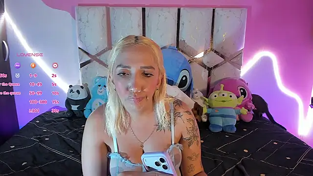 Chat +18 de Amanda_klaire ao vivo
