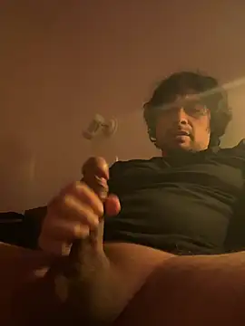 fifthbase007 Show in webcam