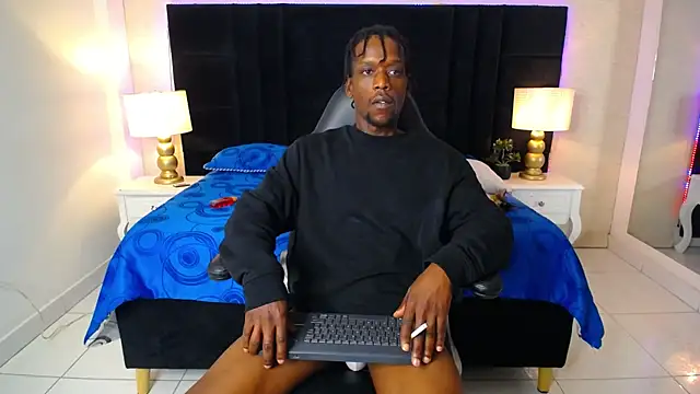 SkylerBigxxx élő XXX-chatje
