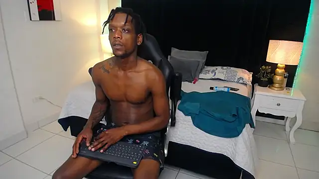 SkylerBigxxx Webcam Show