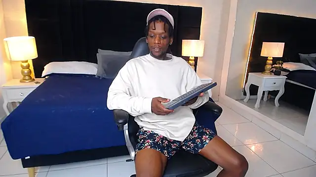 SkylerBigxxx 网络视讯表演