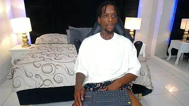 SkylerBigxxx 网络视讯表演