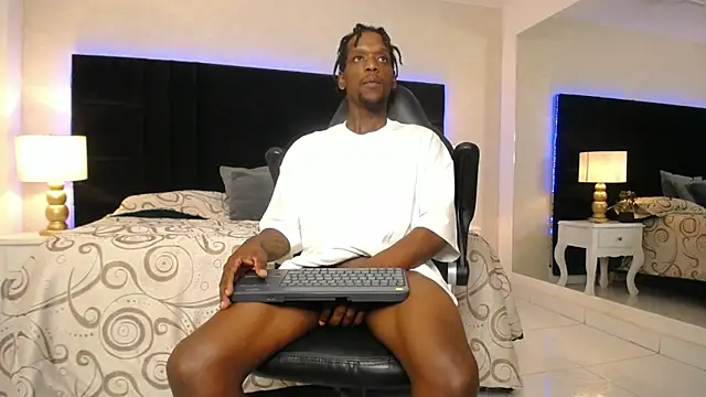 SkylerBigxxx Webcam show