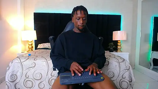 SkylerBigxxx 网络视讯表演
