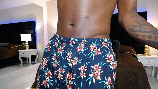 SkylerBigxxx Show in webcam