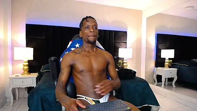 SkylerBigxxx Webcam Show