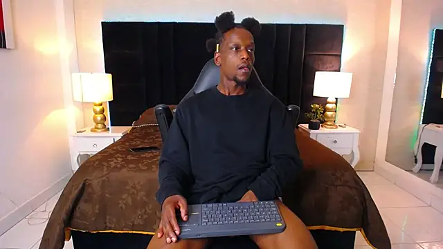 SkylerBigxxx Webcam-Show