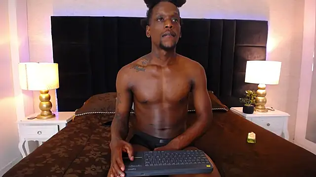 הופעת וובקאם של SkylerBigxxx