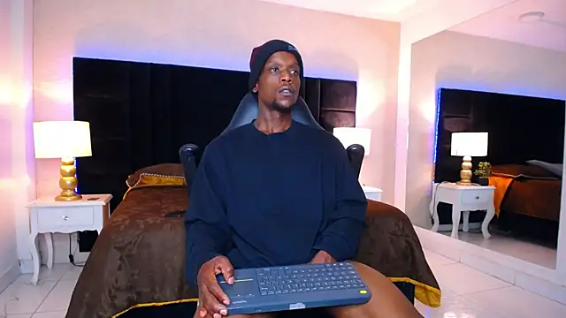 הופעת וובקאם של SkylerBigxxx