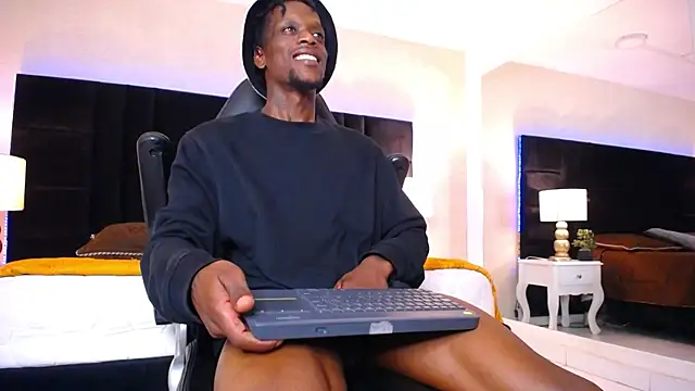 SkylerBigxxx Chat XXX in diretta
