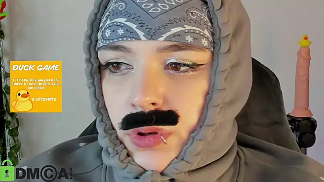 Mia_R0ss: διαδικτυακό σόου στην κάμερα