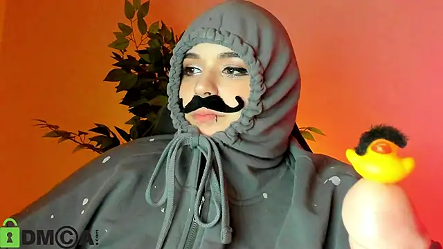 Mia_R0ss Show in webcam