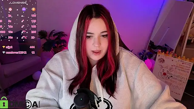 Mia_R0ss élő chatszobája