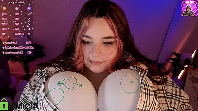 Mia_R0ss Chat XXX in diretta