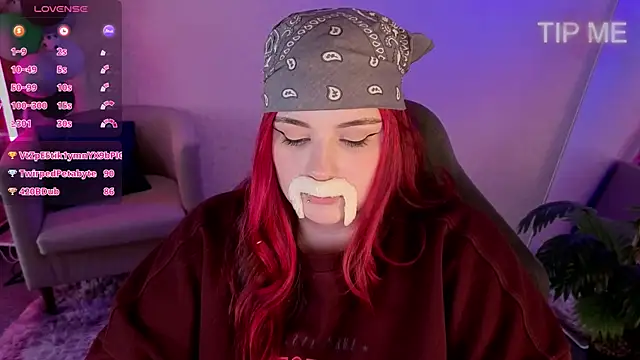 Mia_R0ss Chat XXX in diretta