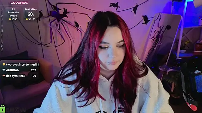 Mia_R0ss élő XXX-chatje