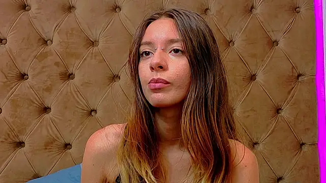 Chatroom XXX en direct de CoraVex