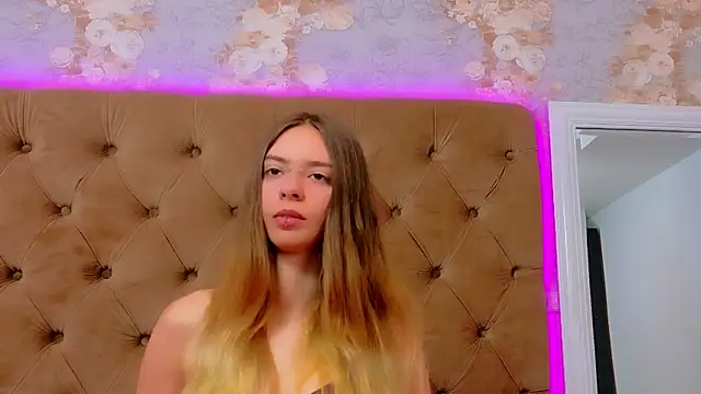 Chat +18 de CoraVex ao vivo