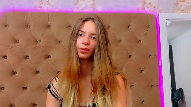 CoraVex live XXX chat