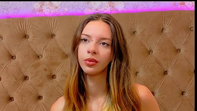 CoraVex's Live XXX Chat