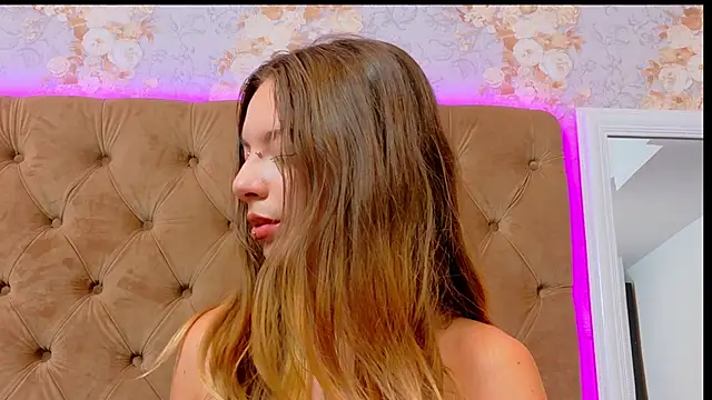 Chat +18 de CoraVex ao vivo