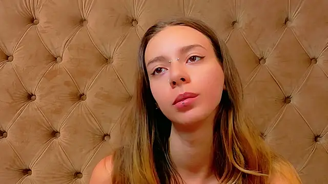 CoraVex Adlı Modelin Canlı XXX Sohbeti