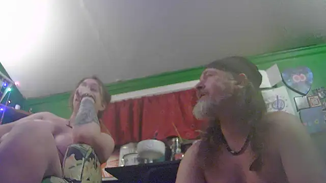 Violet-Dreamz333's Webcam Show