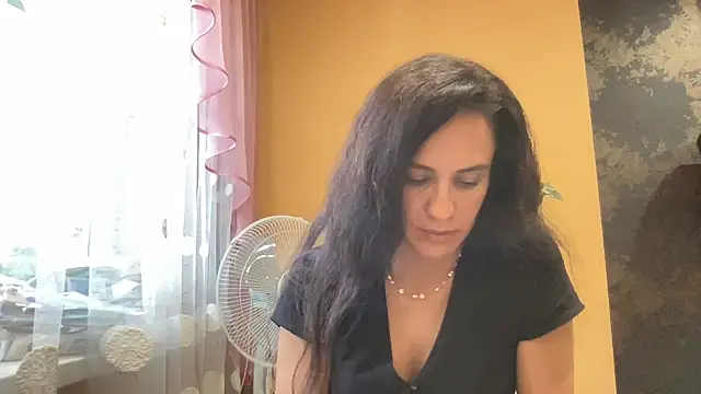 Omelvia's Live XXX Chat