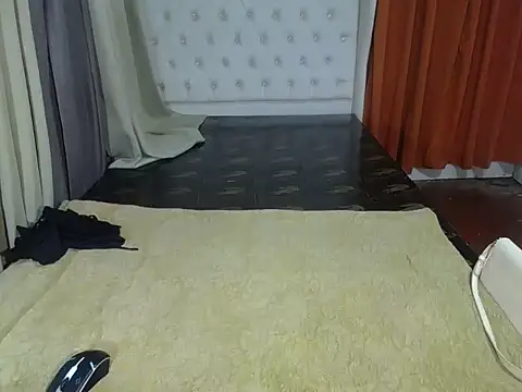 Baby_rose18 网络视讯表演