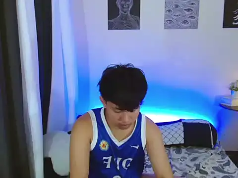 charliebighead 在線直播表演