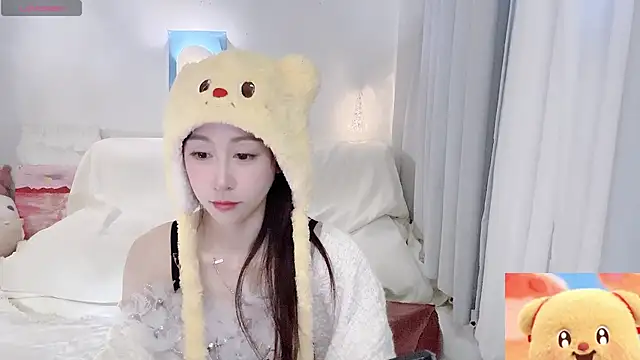 Fayebae_11 Show Webcam