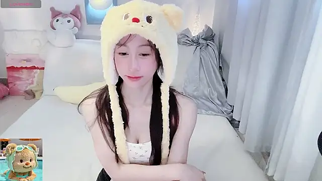 mistylana_ Show in webcam