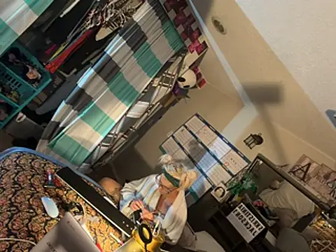 Bad_Boy69_MattZZZ's Live Chat Room