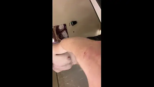Bad_Boy69_MattZZZ's Live Chat Room