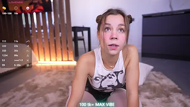 Monika__youthful Adlı Modelin Web Kamerası Şovu