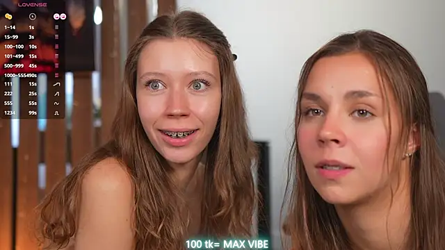 Monika__youthfuln Webbikameraesitys