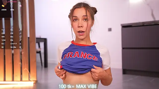 Pokazy przed kamerką – Monika__youthful