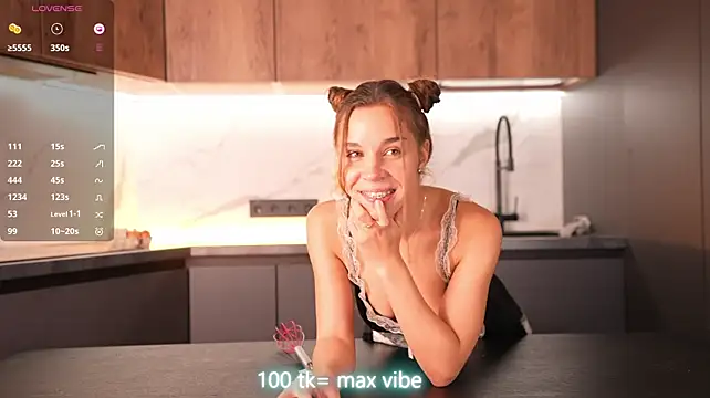 Monika__youthfuln Webbikameraesitys