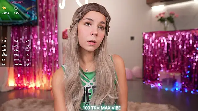Monika__youthful Шоу с уебкамера