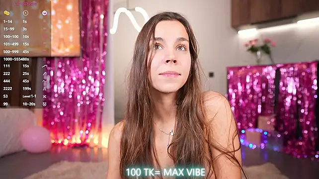 Pertunjukan Kamera Web Monika__youthful