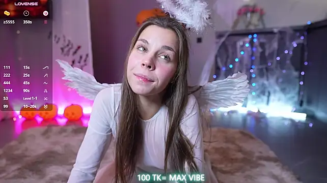 Pokazy przed kamerką – Monika__youthful