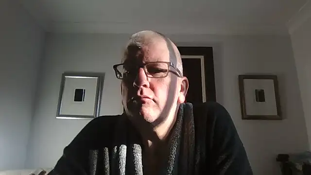 PhilM2001 Show in webcam