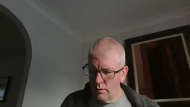PhilM2001 Show in webcam