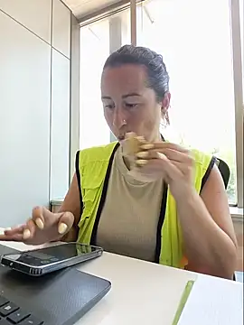 bichota85 webkamerás műsora